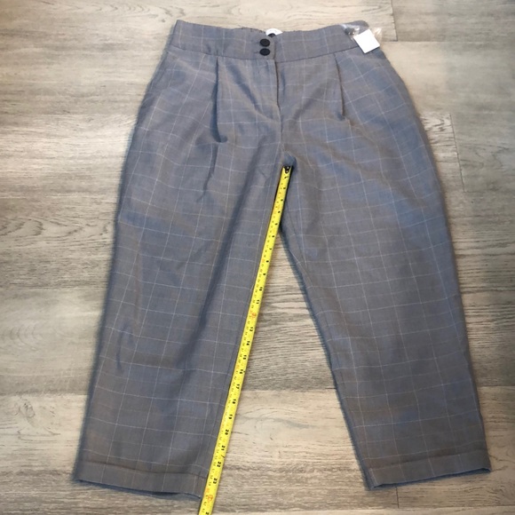 Pleated cropped dress pant - Picture 3 of 5